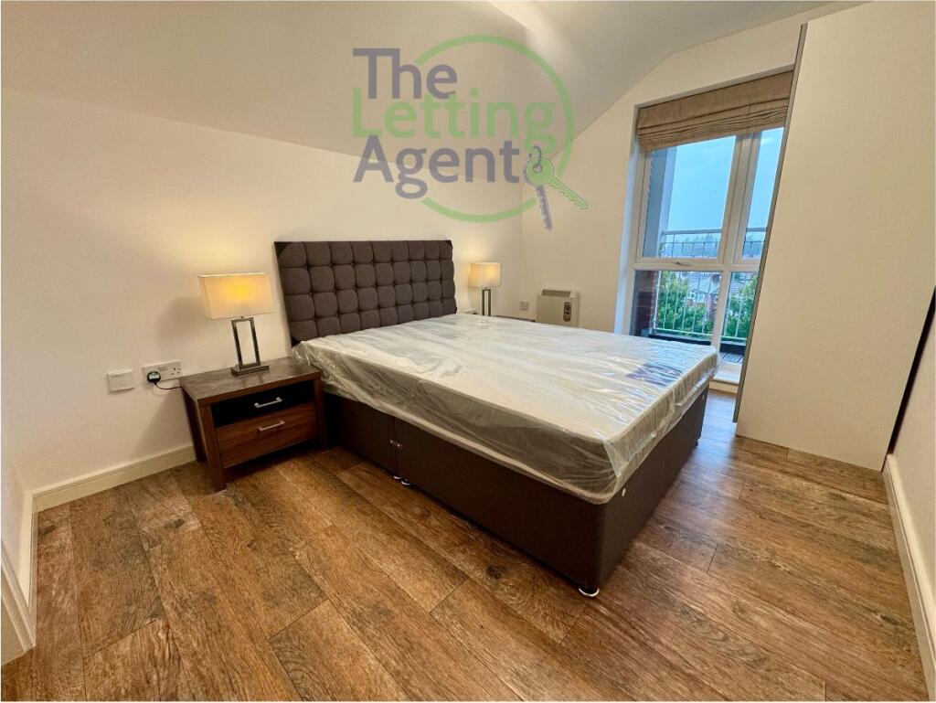 1st Double Bedroom