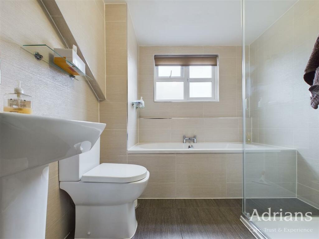 BATH / SHOWER ROOM
