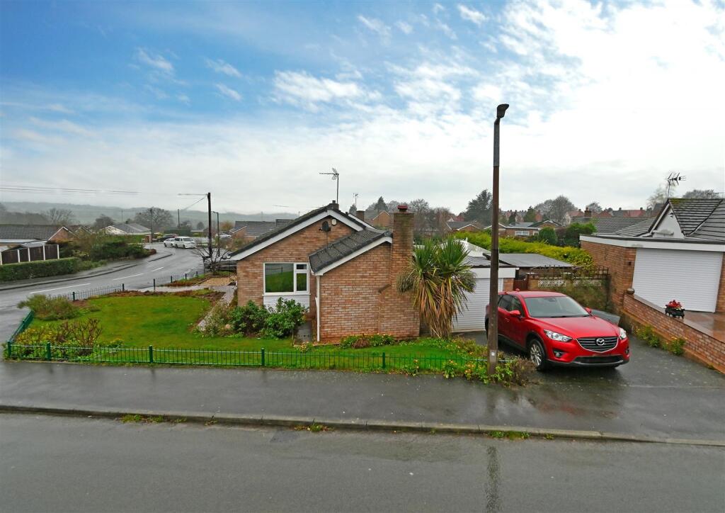 2 Grasmere Drive-19.jpg