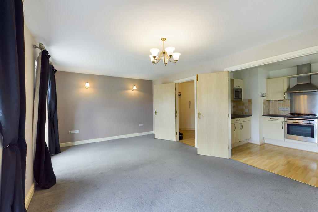 Spacious Lounge 