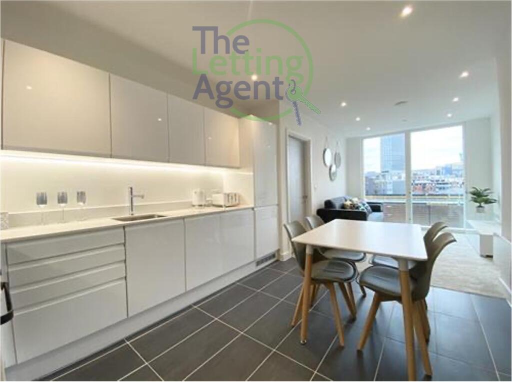 Open-plan Living Room / Kitchen