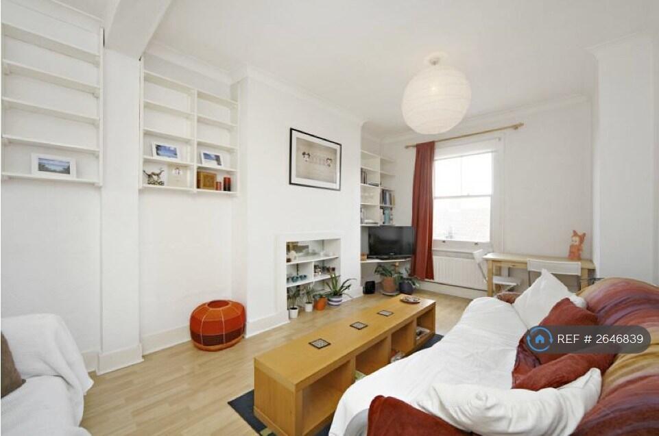 Large Living Room, Built In Shelving