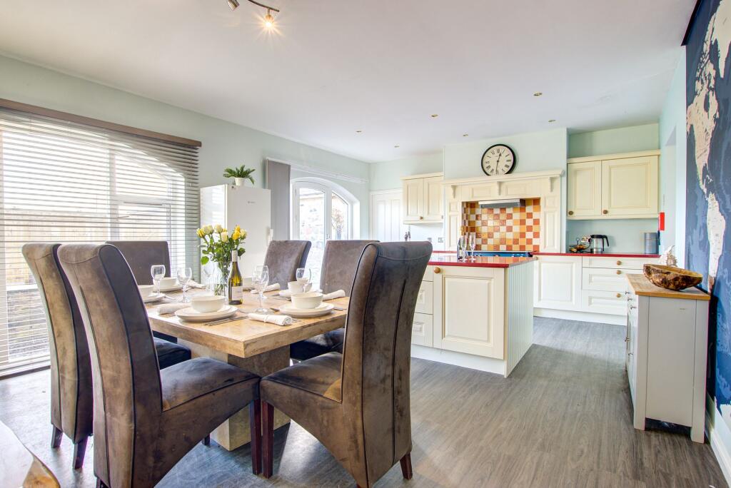 Kitchen/Dining Room