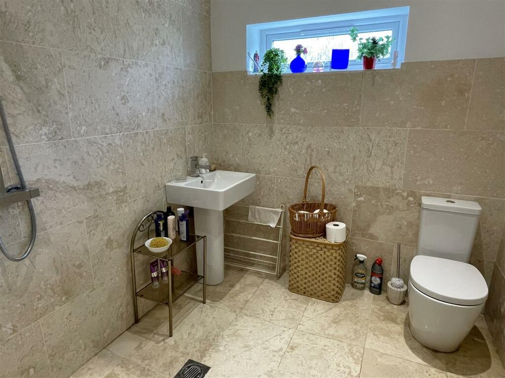 WET ROOM
