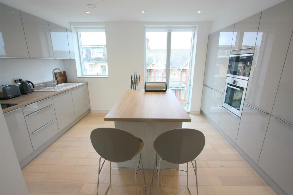 4 Towan Heights Kitchen