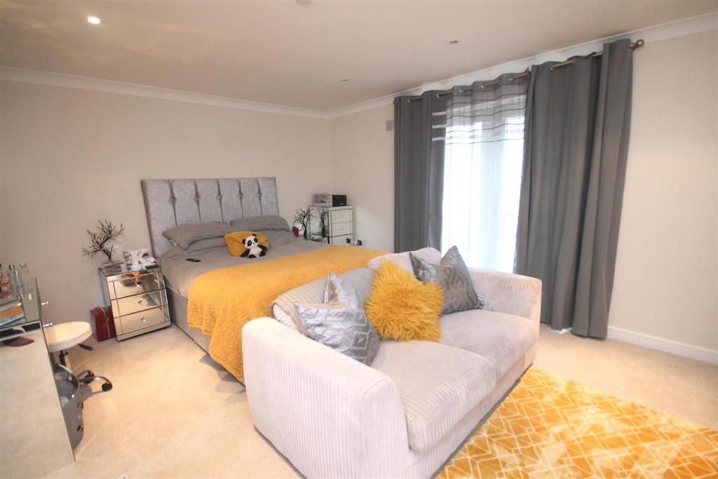Living room 2.jpg