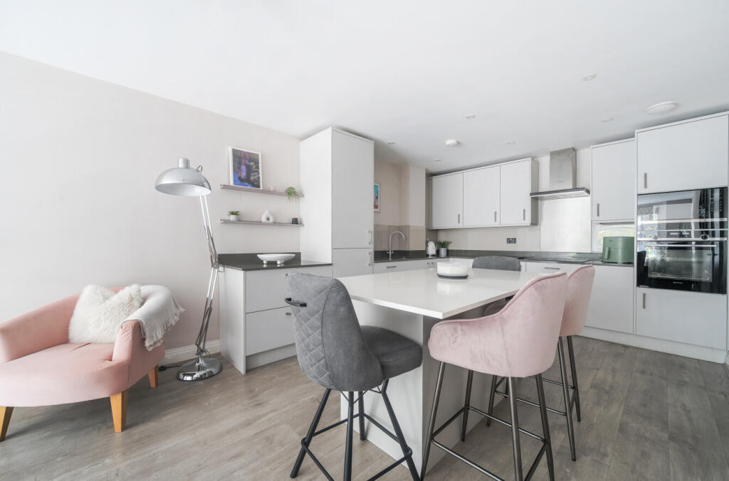 1374897-10-690b58...