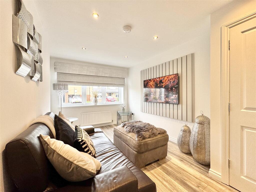 Sitting Room / Bedroom 4