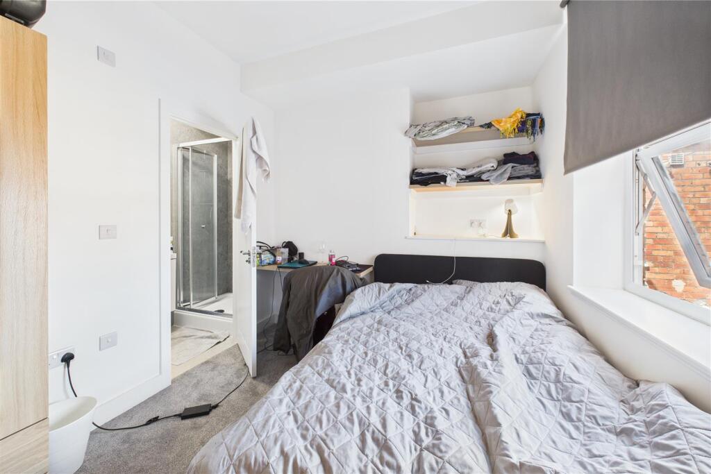 Flats 1 &amp; 2, 379 Bath Road, Arnos Vale, Bristol BS