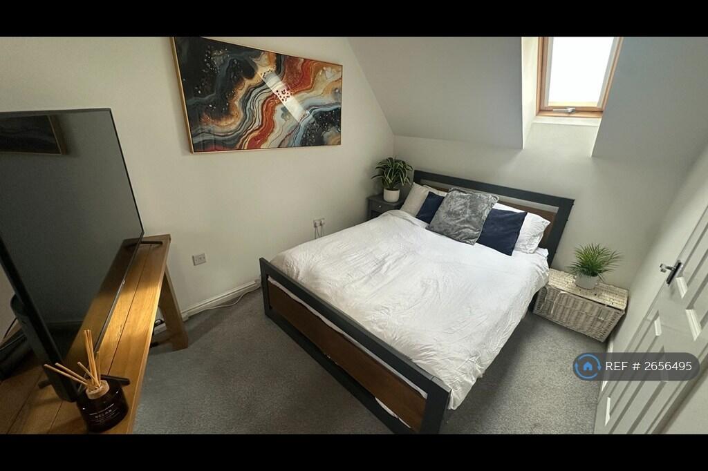 Main Bedroom (King)