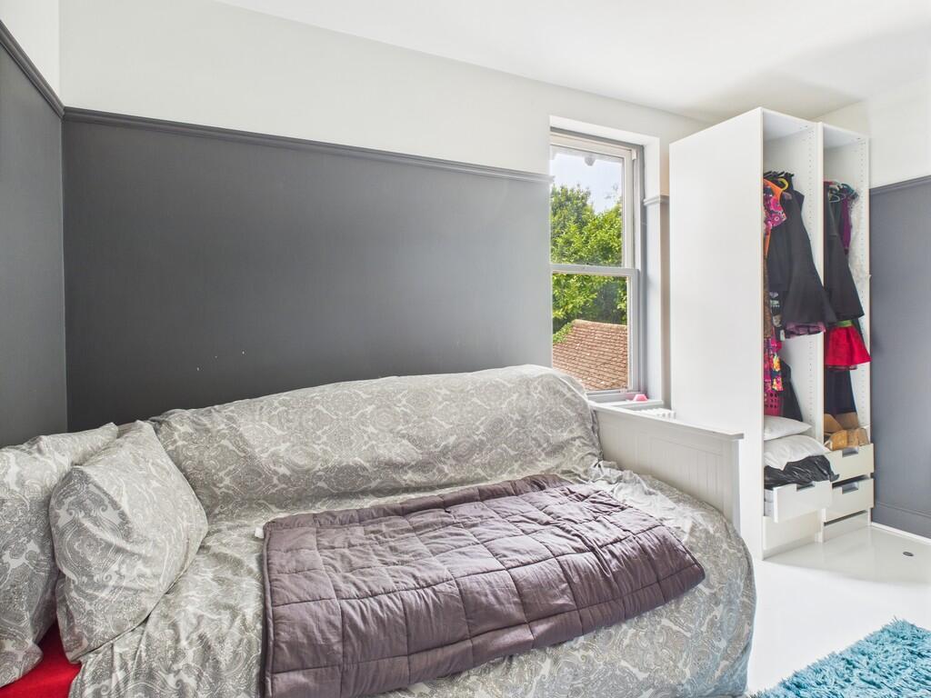 CAM05068G0-PR0032...