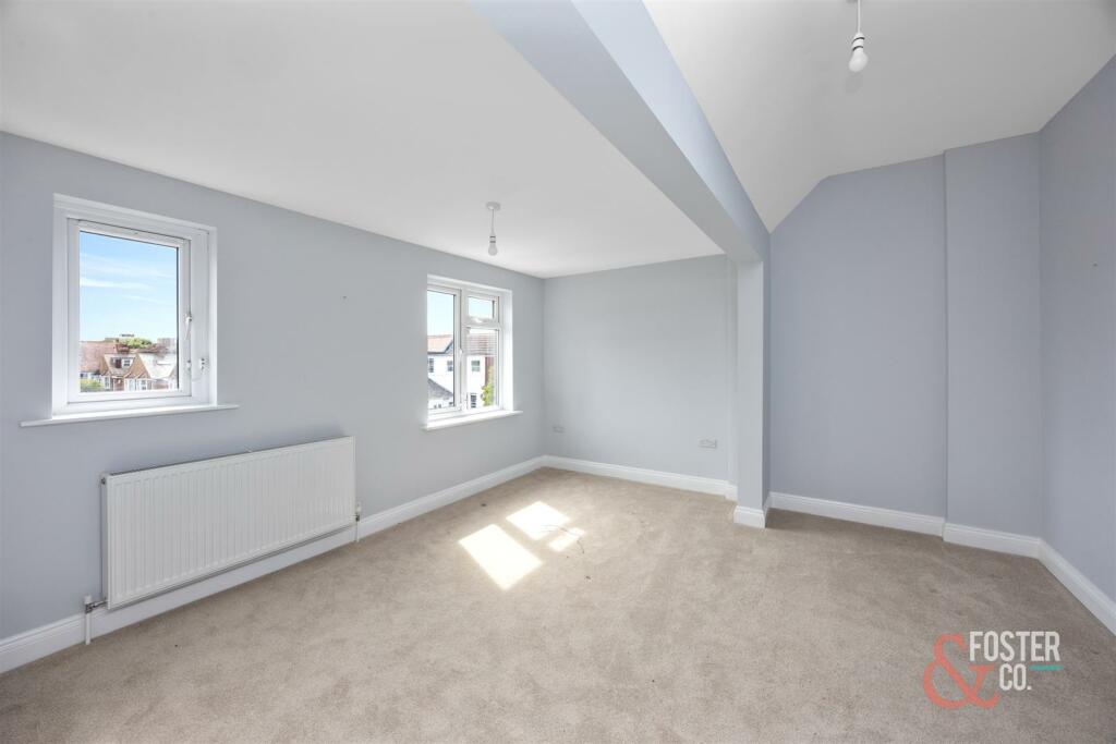 Pembroke Crescent, 10-003.jpg