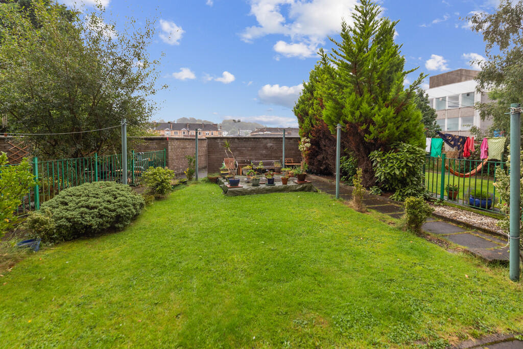 communal rear gar...