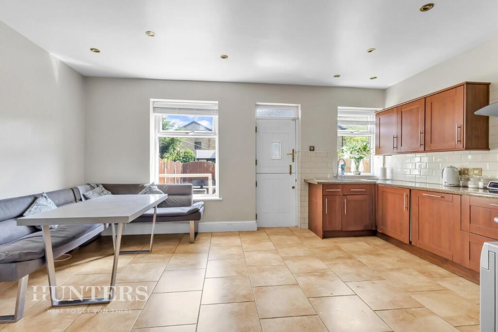 Dining kitchen