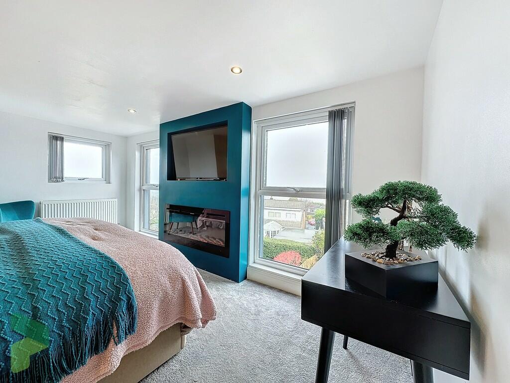 main bedroom 2nd ...