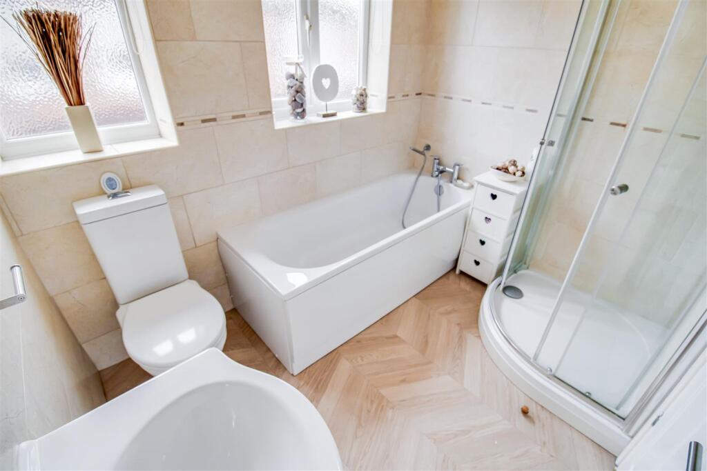 BATHROOM/W.C.