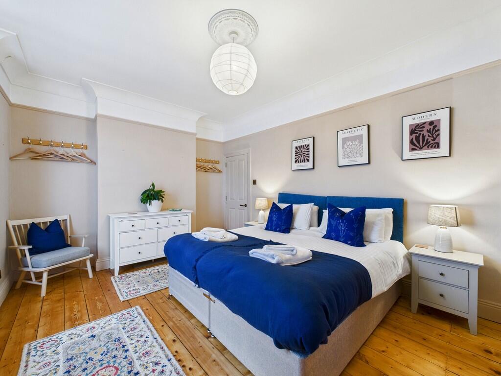 CAM02089G0-PR0495...