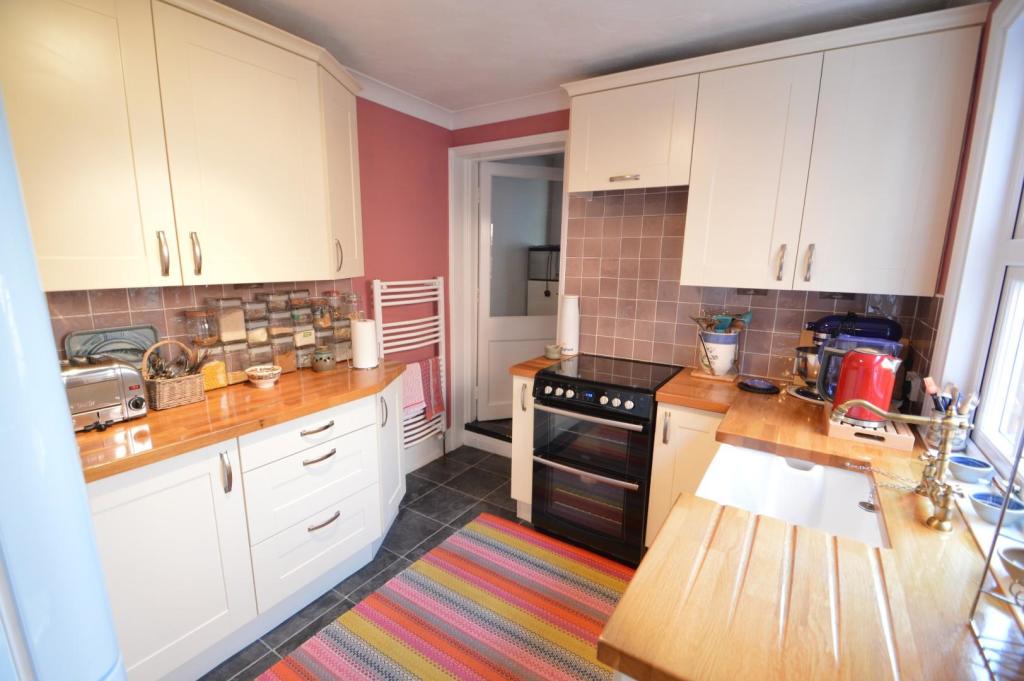 111 Kings Road kitchen.JPG