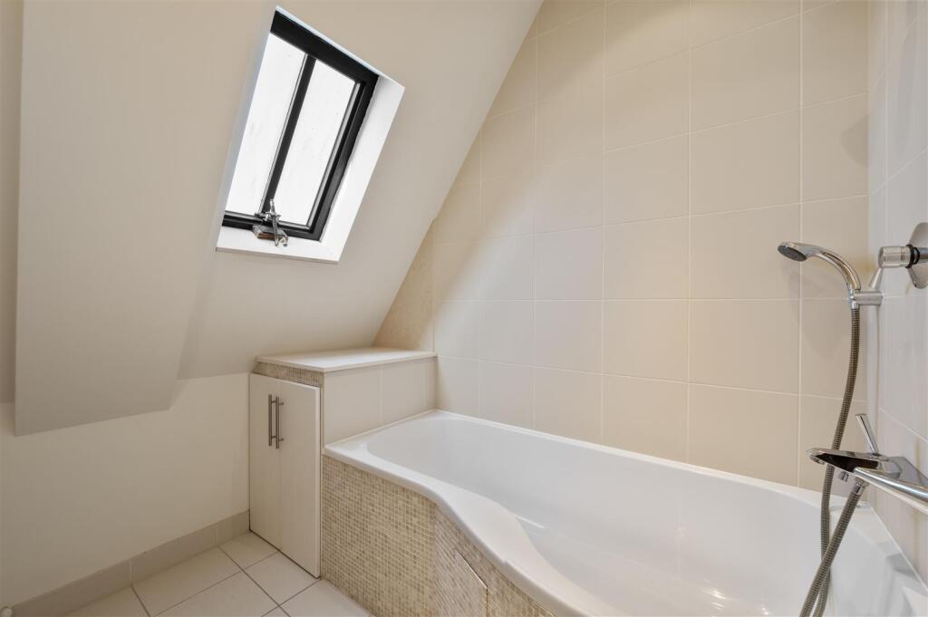 54 RIDGEWAY,11.jpg