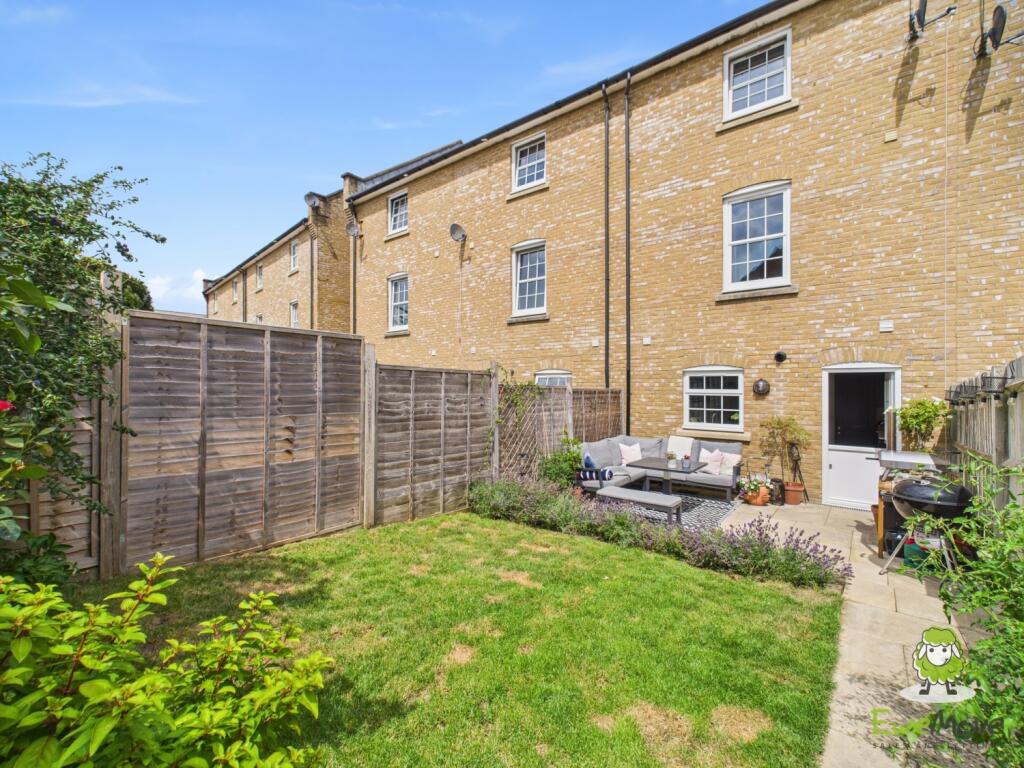 EweMove Basingstoke Estate Agents 21 Gaiger Avenue