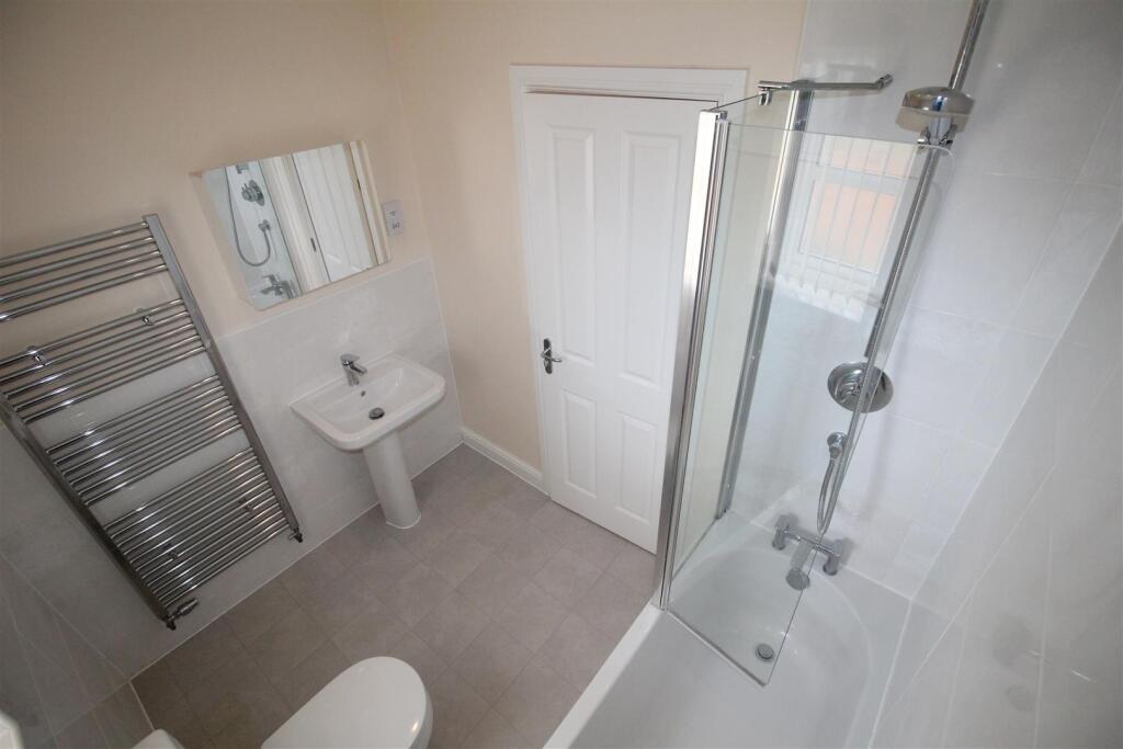 Buckley Grove Family Bathroom.JPG