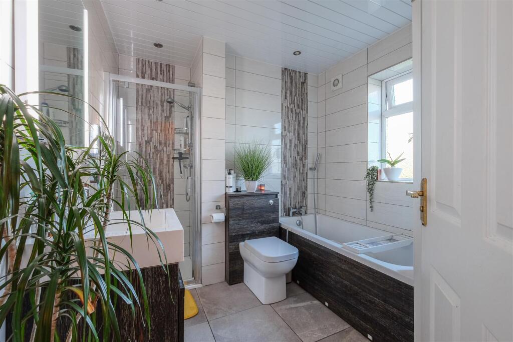 Groundfloor Bathroom