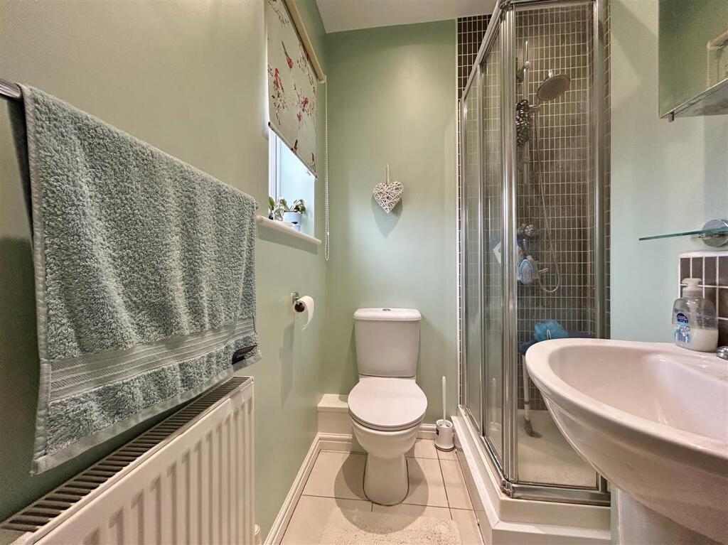 Master Bedroom En-Suite Shower Room