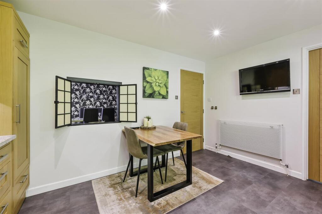 SILVER CLOSE, 4- (19).jpg