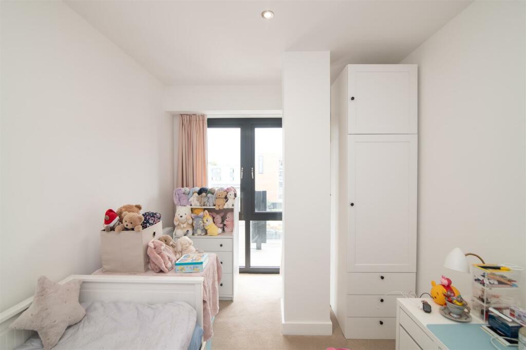 Apt169,548Streetsbrook-9.jpg