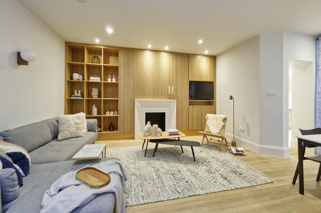 1@27 lennox garde...
