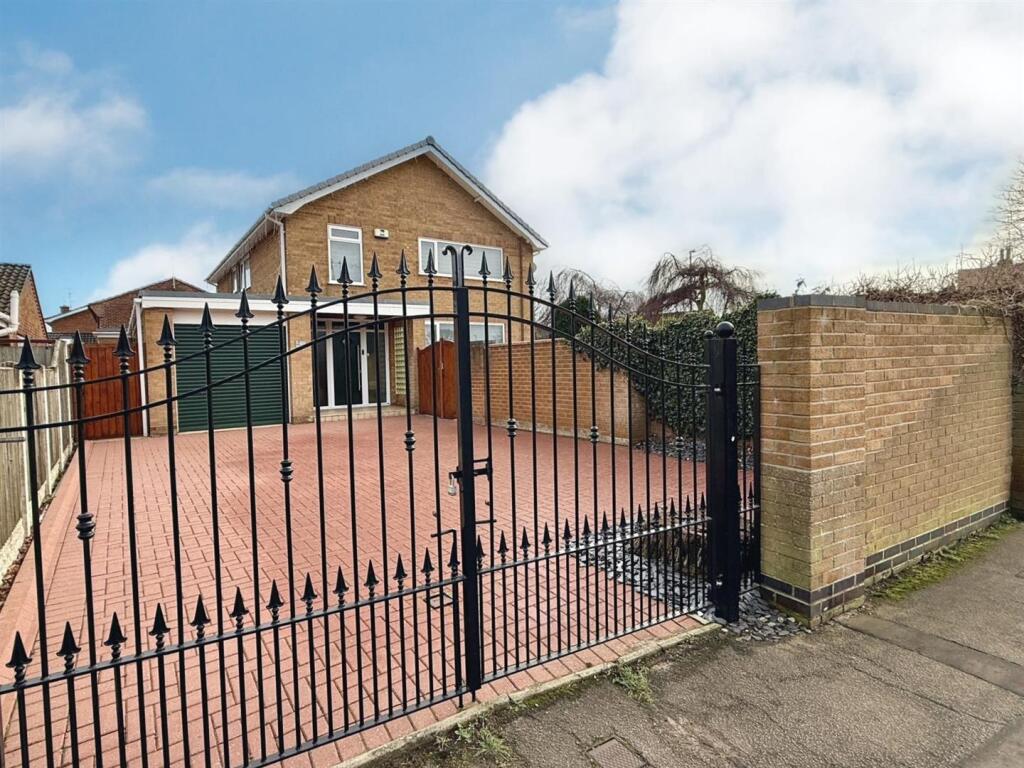 FRONT GATES.jpg