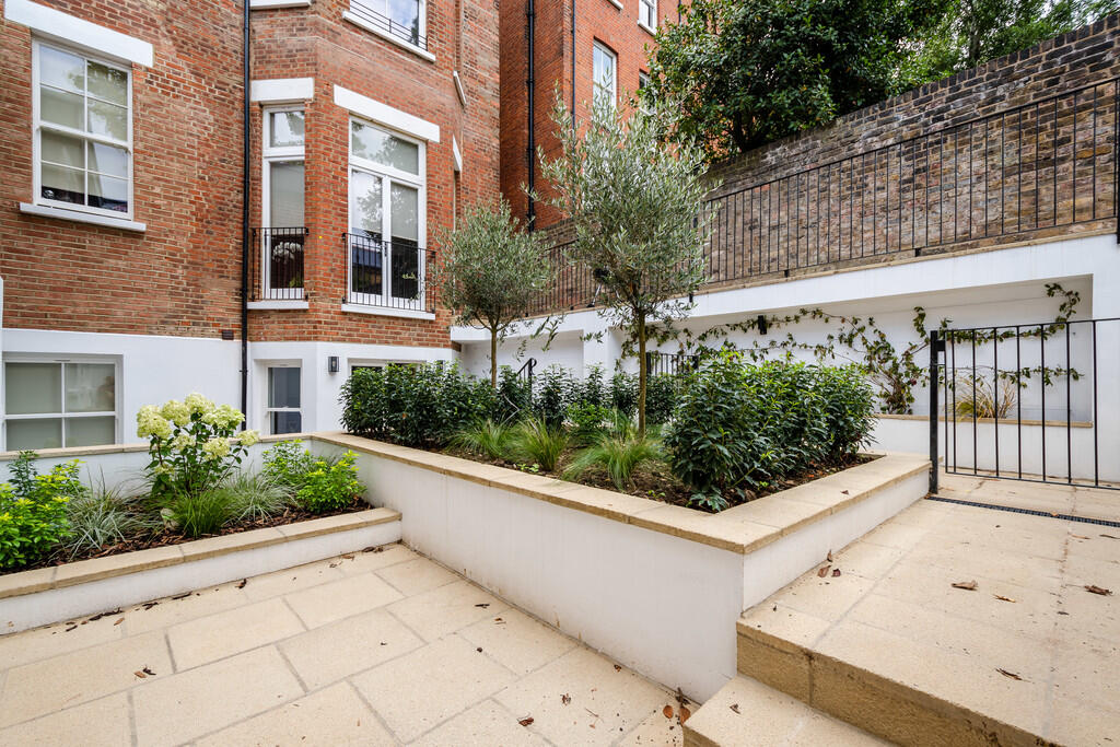 Compayne Gdns 83 ...