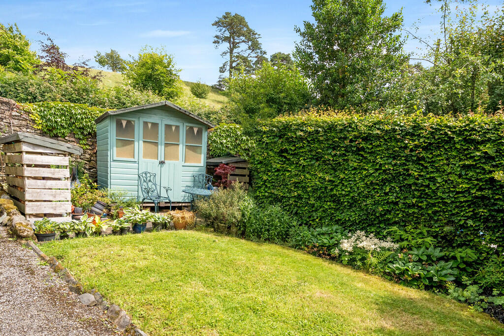 Lovely Front Gard...