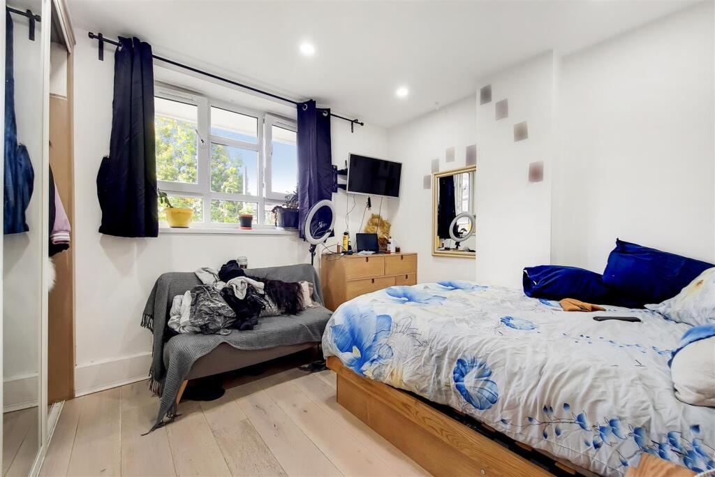 8_Main Bedroom-0.jpg