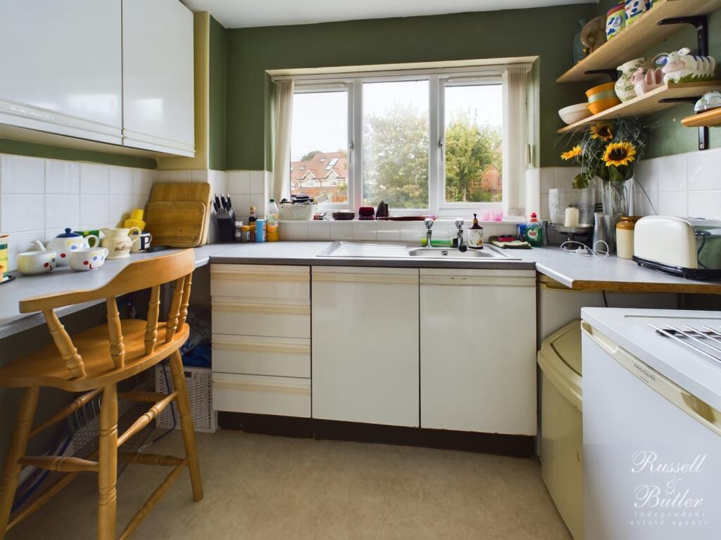 CAM02127G0-PR0046-STILL002