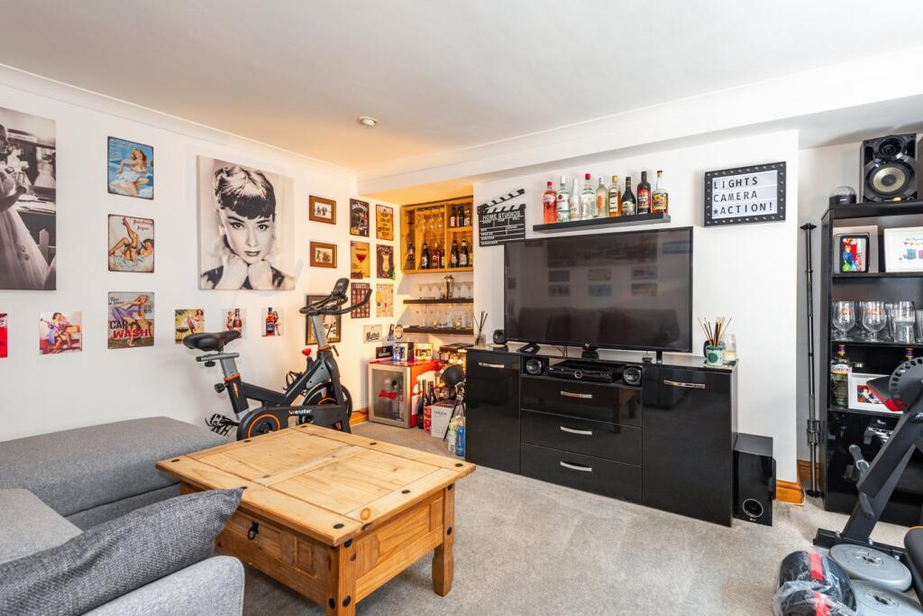 Basement Room/Bedroom 5