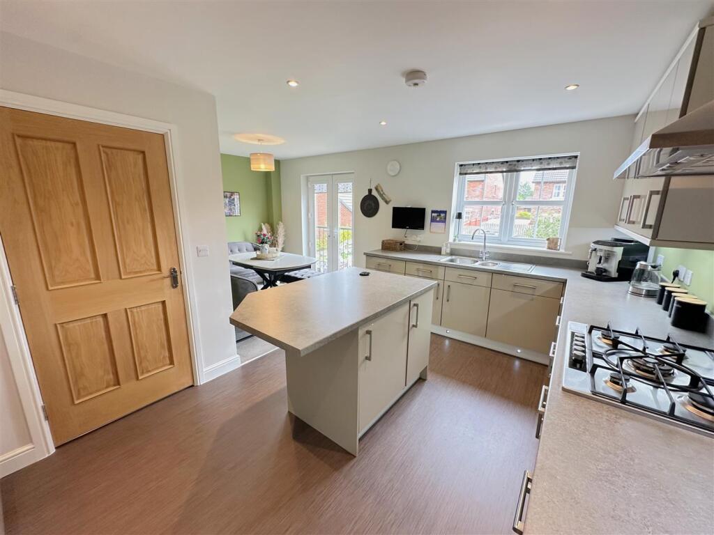Dining Kitchen