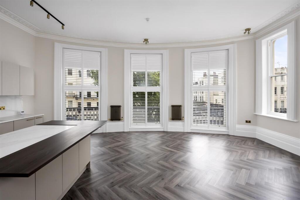 Open Plan Lounge Kitchen