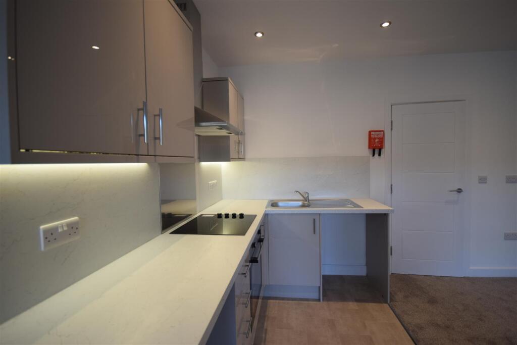Lounge/Kitchen