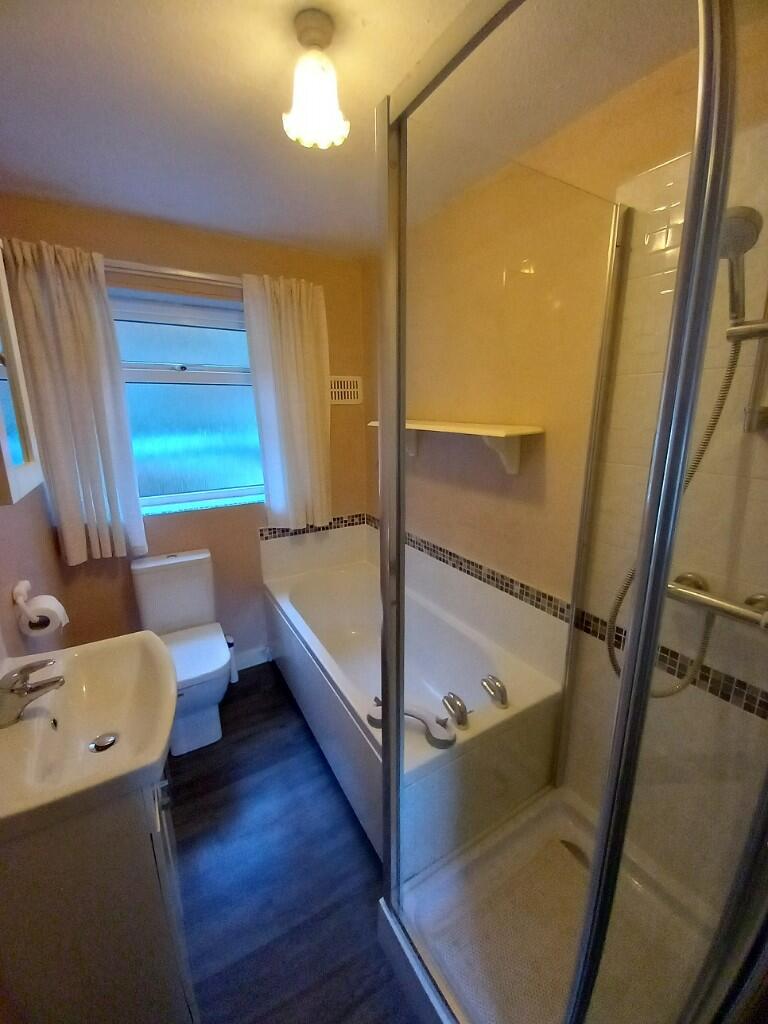 BATH/SHOWER ROOM 