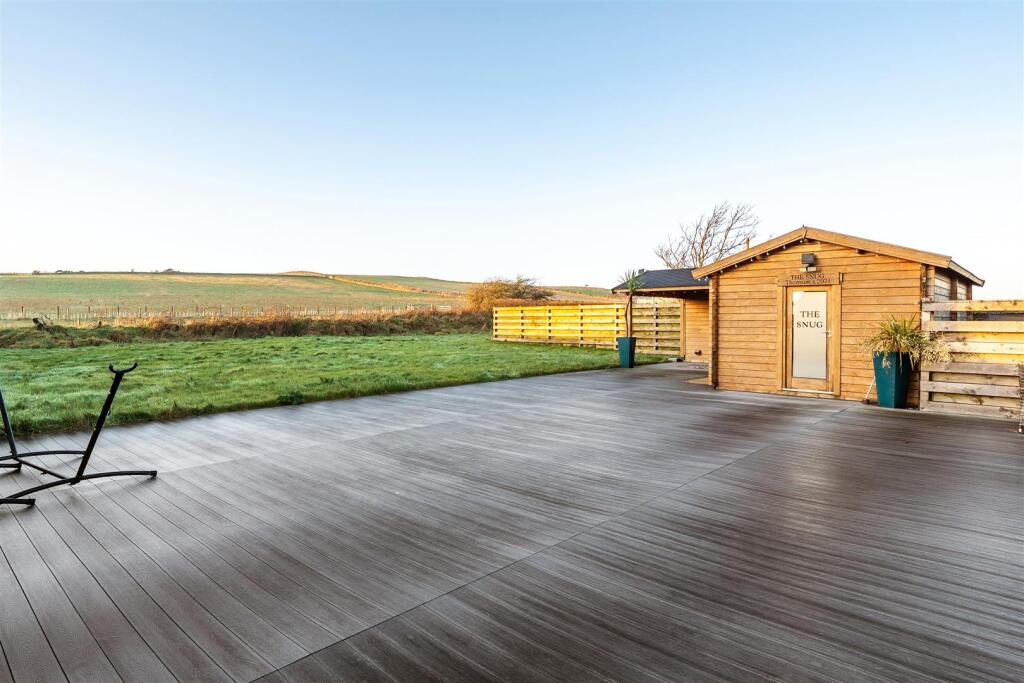 SUMMERHOUSE