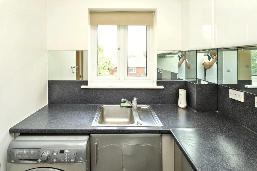 11 Celandine Grove, Southgate, London, N14 4BP