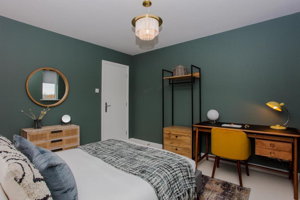 13 Yarlington Court-LR-12.jpg