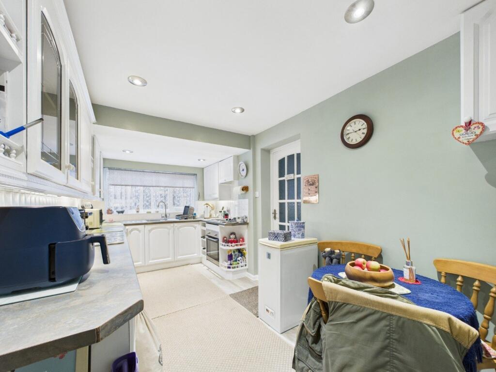 Kitchen/Breakfast Area