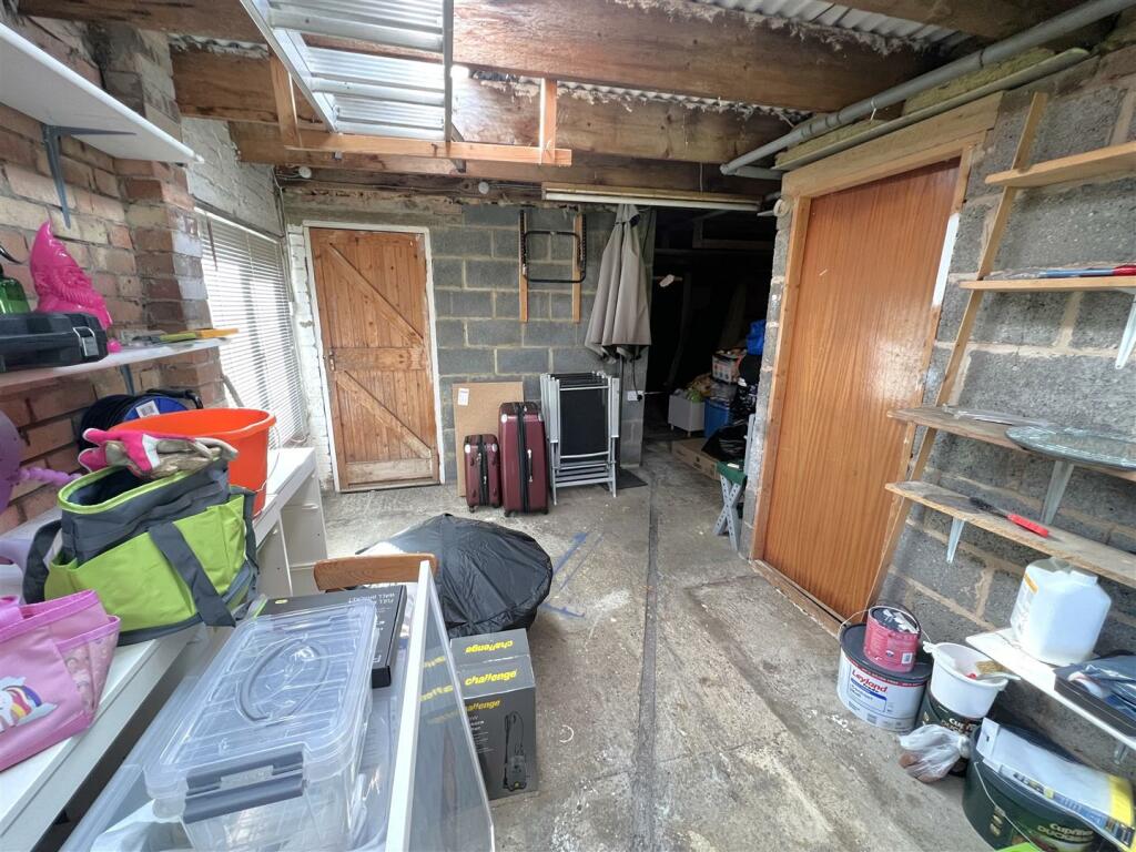 Garage + Store Room.JPG