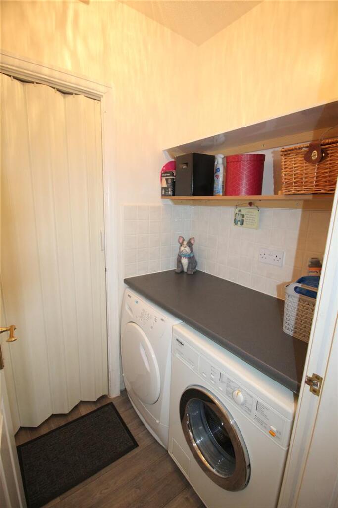 New Hampshire Court, 308, utility.JPG