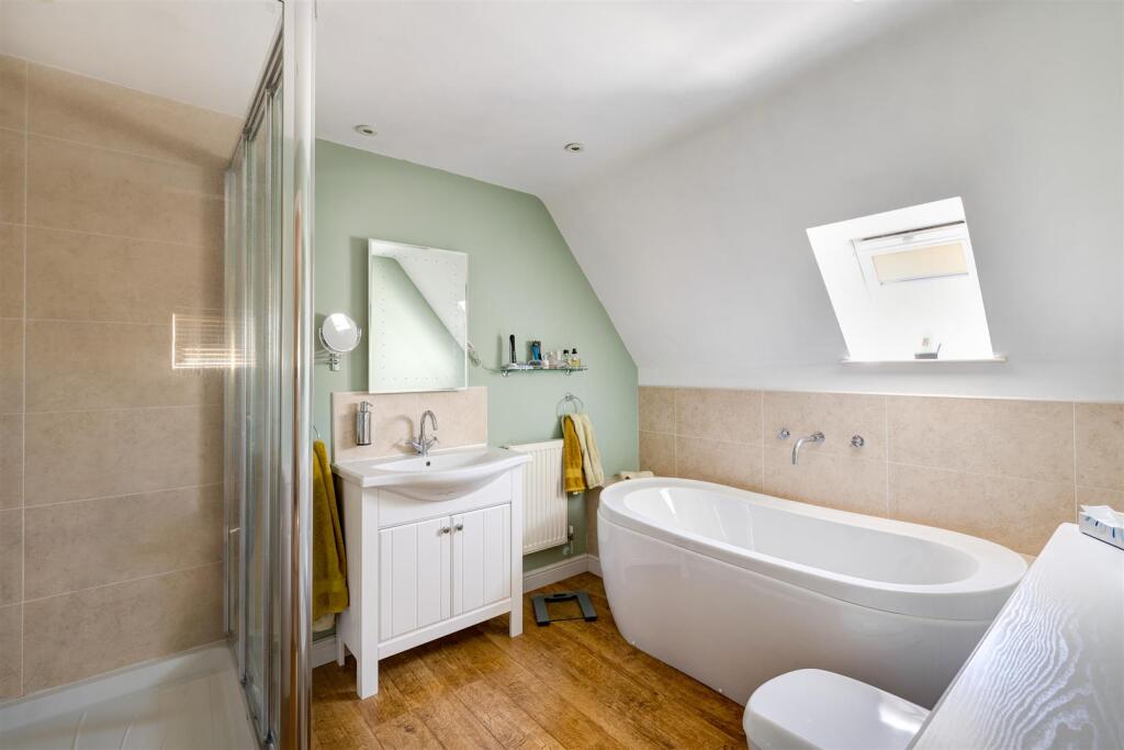 3 Creswell Drive LE67 2AG