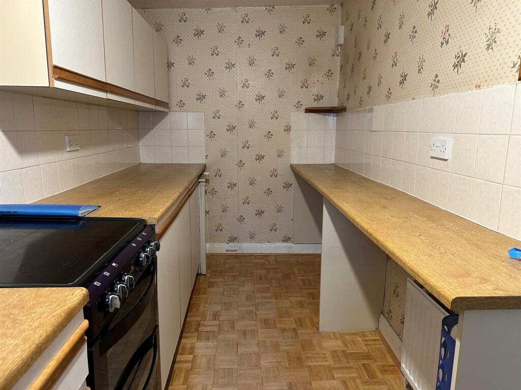 3 elmwood kitchen 2.jpg