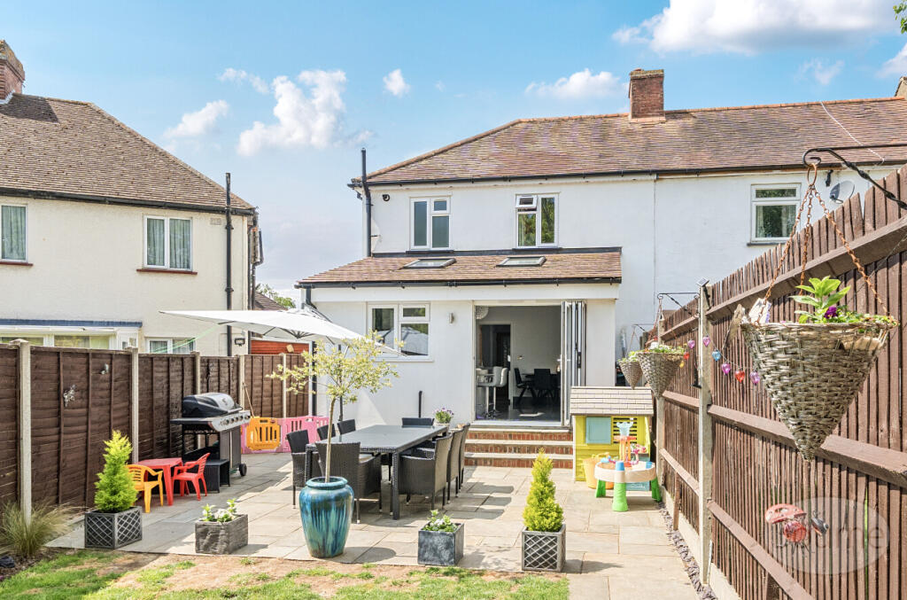 b3e05d0b-bdf1-4af...