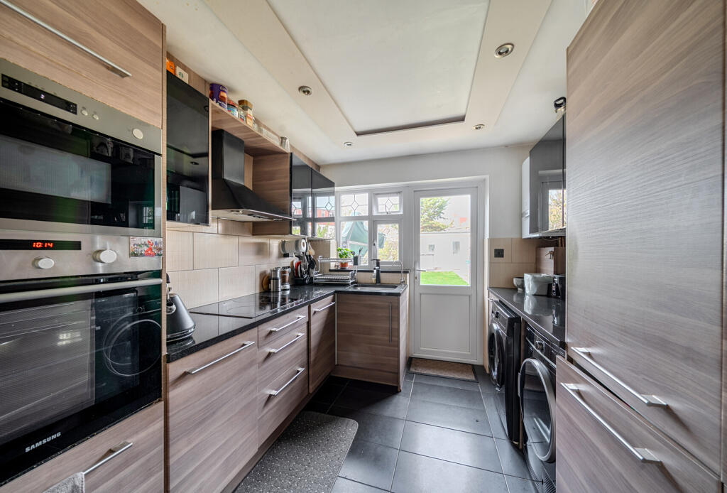 1376244-13-690b2b...